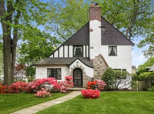 34 Parkway W, Mount Vernon, NY 10552