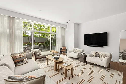 311 W Broadway #Townhouse 4 Photo 1