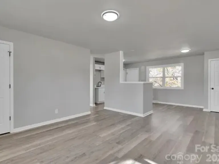 2545 Abelwood Rd — Photo 4