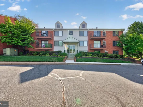 125 Clubhouse Dr SW Unit 1, Leesburg, VA 20175