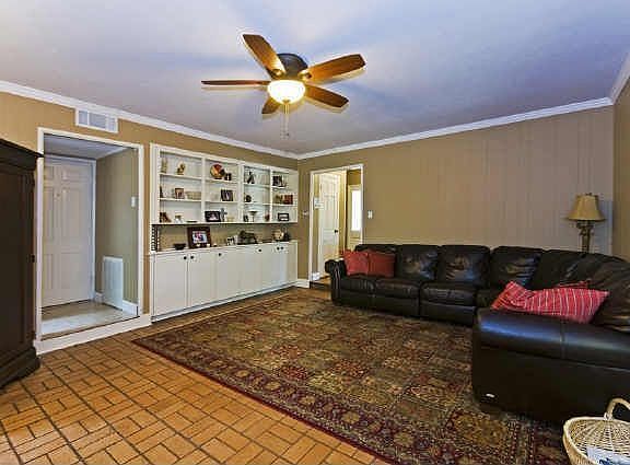 3rd image of 2017 Flat Creek Dr