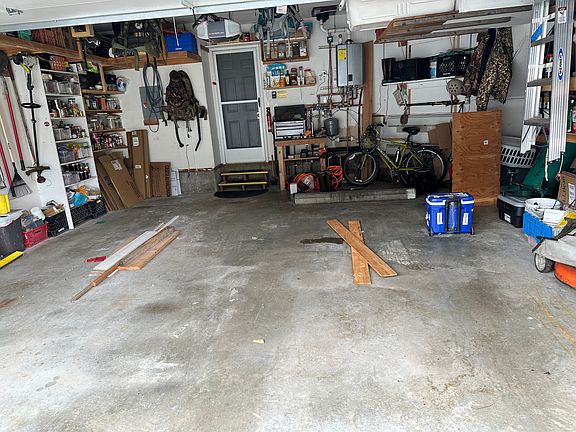2nd image of 3349 Park Pl