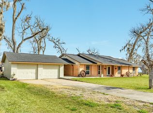 400 Pecan Estates Rd #C616r, Angleton, TX 77515