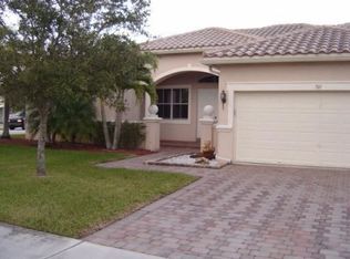 701 SW 189th Ter, Pembroke Pines, FL 33029