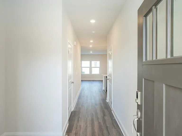2304 Yukon Ct — Photo 2