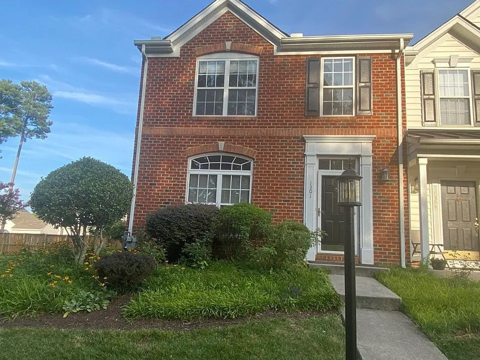 1301 New Haven Ct