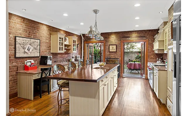 Sold by Douglas Elliman | media 2