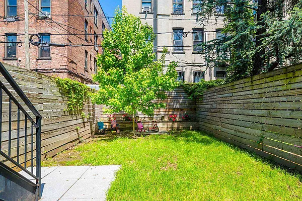 Sold by Real Direct | media 9