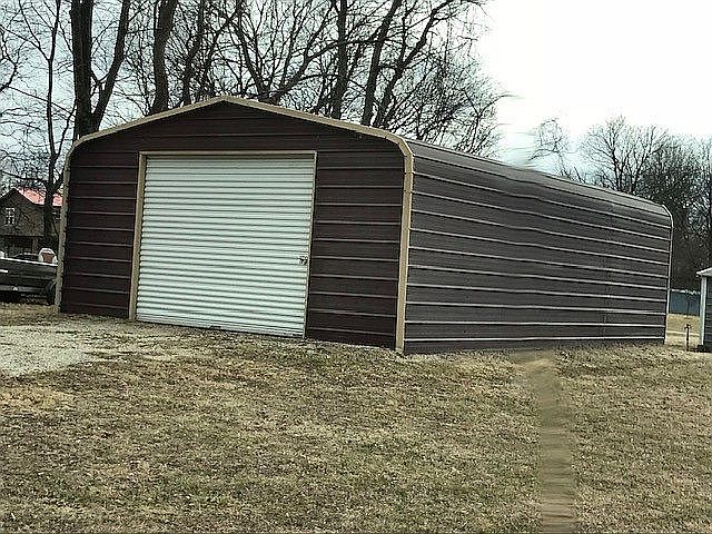 2nd image of 300 Paradise Acres