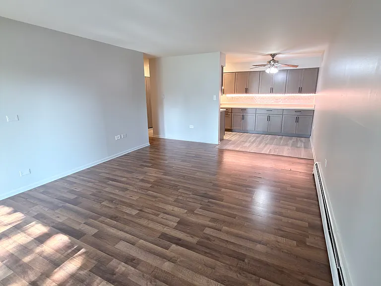 Belmont Station Apartments — Photo 15