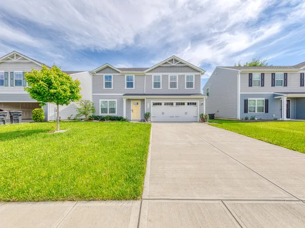 9758 Oak Grove Dr, Pendleton, IN 46064