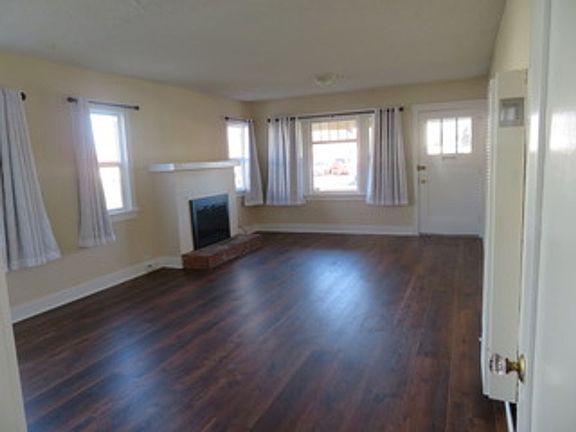 3rd image of 610 E Cypress St #A