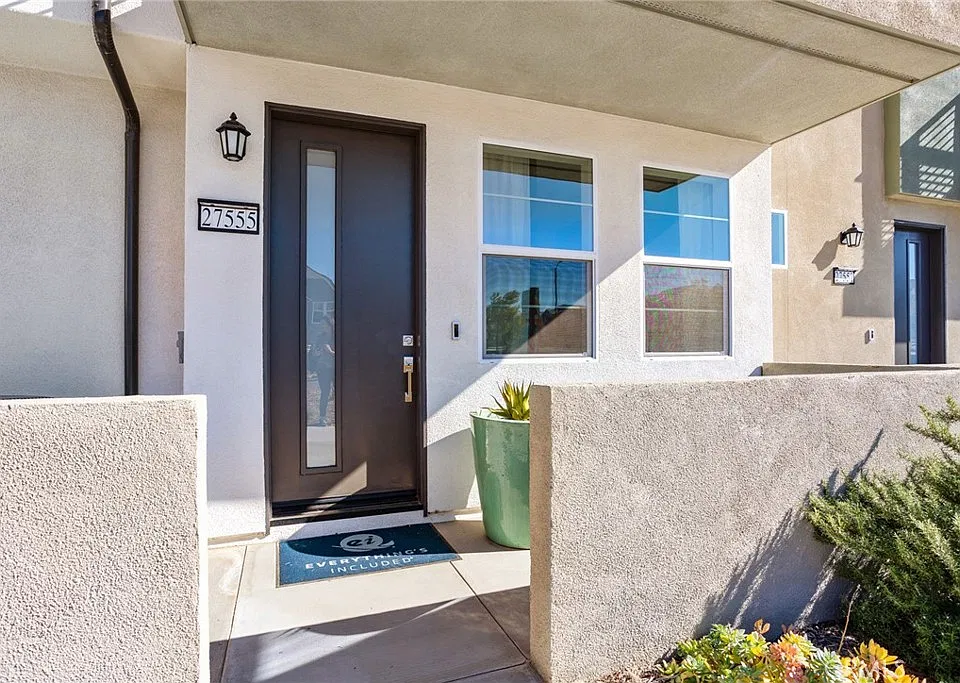 27555 Blackbird Ct
