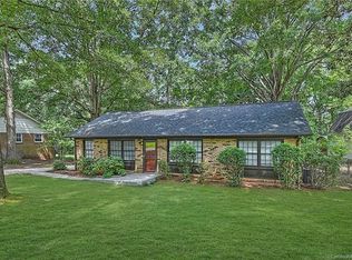 218 Clearbrook Rd, Matthews, NC 28105