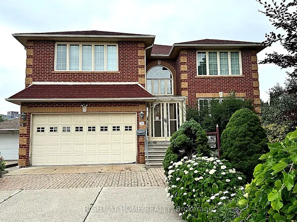 32 Creston Rd, Toronto, ON M6A 1J1