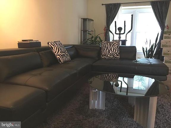 2nd image of 5510 Bridgewood Dr