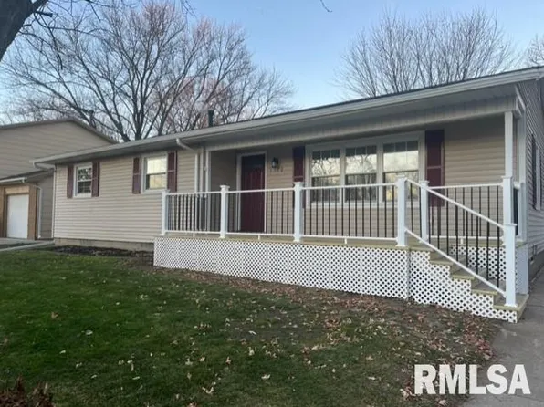 1512 11th St, Silvis, IL 61282