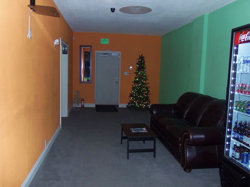 2nd image of 512 Washington Street