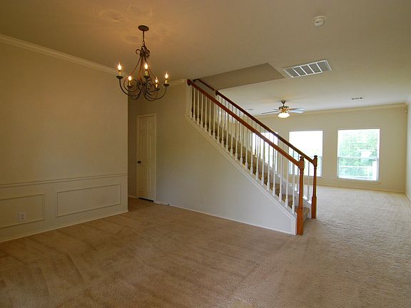 4th image of 231 Willow Grove Dr