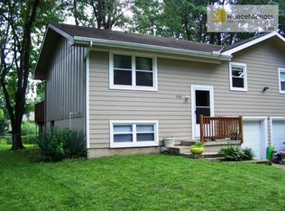 208 SW Kings Cross Rd, Blue Springs, MO 64014