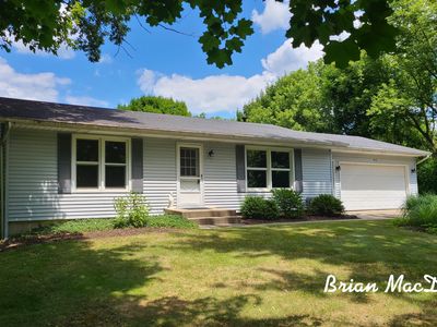 7515-11 Mile Rd NE, Rockford, MI, 49341