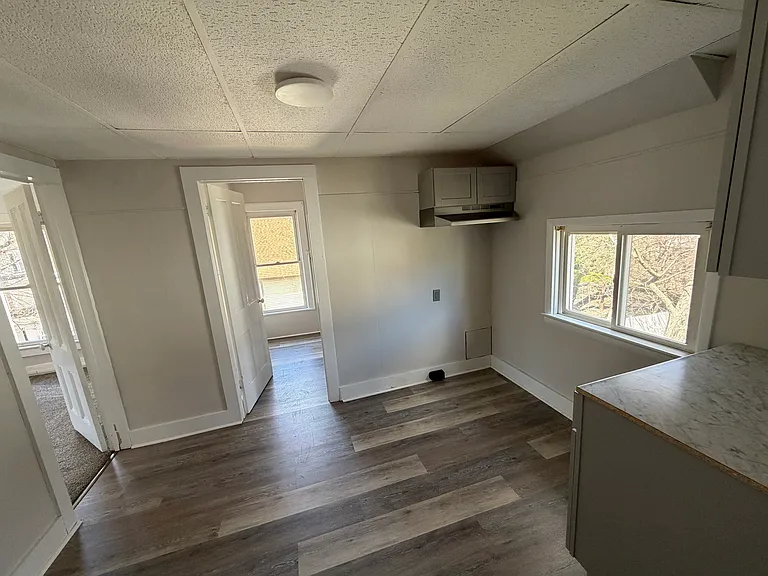 37 Laurel St #2 — Photo 8