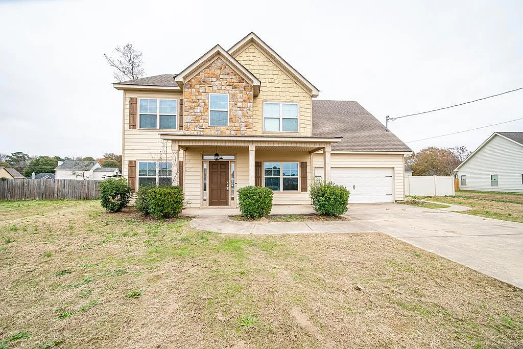 33 Churchhill Dr photo 1