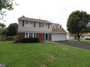 13119 Pennerview Ln, Fairfax, VA 22033