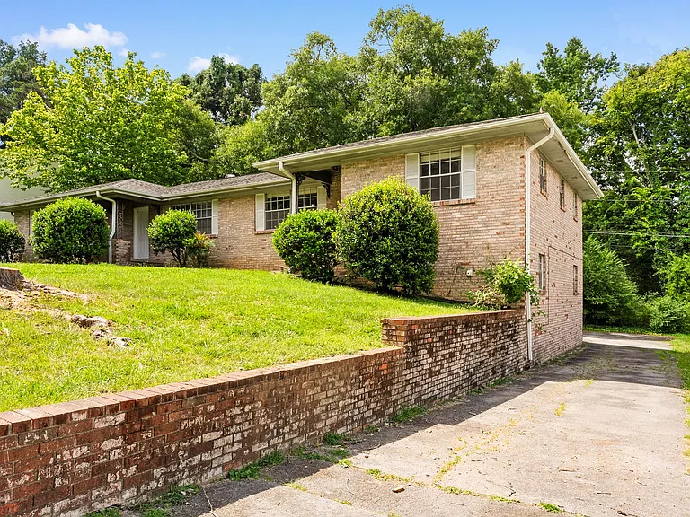 7164 Holland Ln — Photo 36