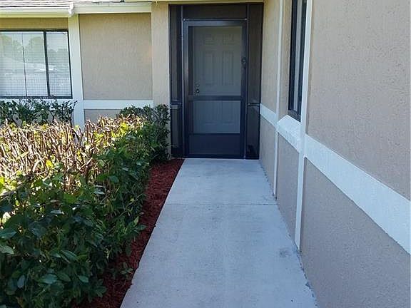 3rd image of 318 SW Eyerly Ave