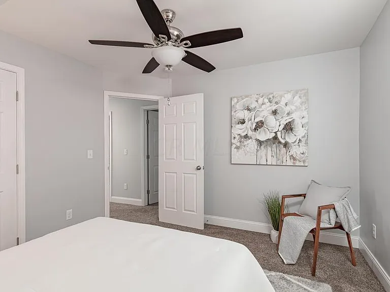 1118 E Whittier St — Photo 20