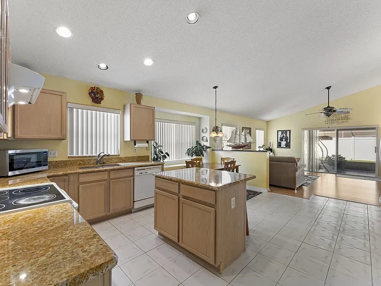 12364 Arlington Park Ln — Photo 14