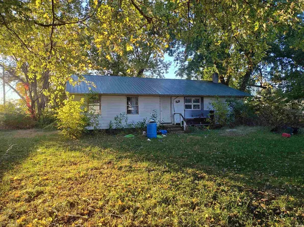 1615 N 300 E, Knox, IN 46534