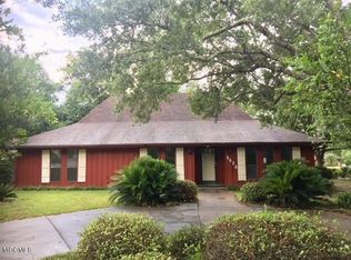 6626 Ahekolo Cir, Diamondhead, MS 39525
