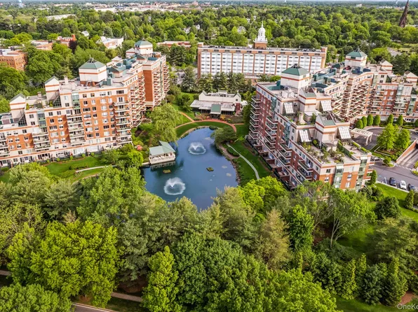 111 Cherry Valley Avenue #202, Garden City, NY 11530