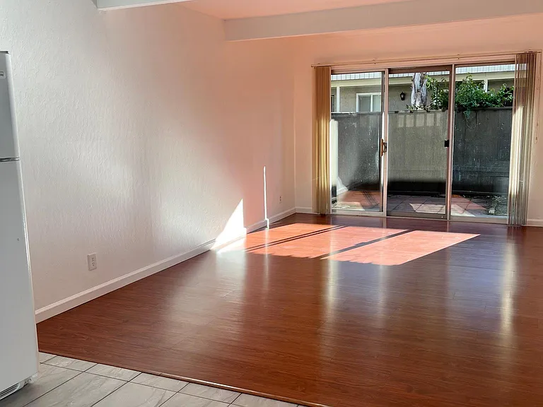 1143 Roewill Dr #3 — Photo 4