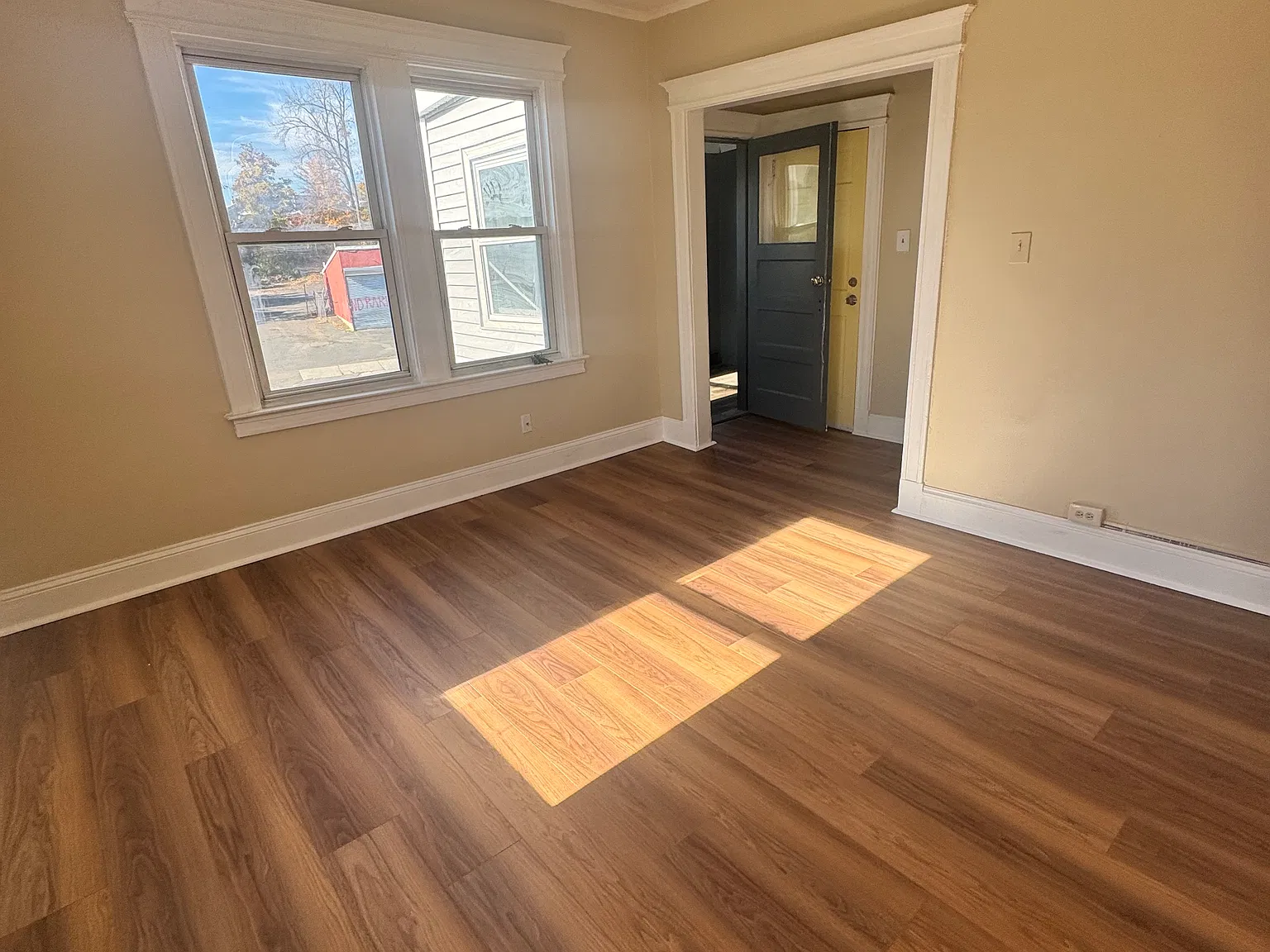 3 bed, 3514 sqft, $2,200 — Photo 3