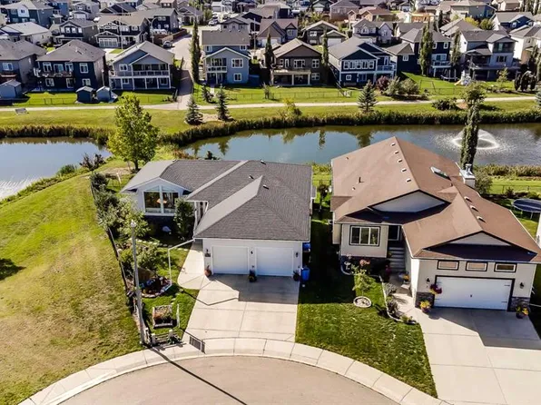 6 E Garneau Gate, Carstairs, AB T0M 0N0