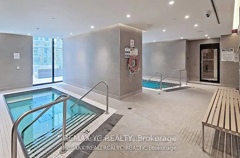 1 Yorkville Ave #710 — Photo 36