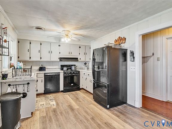 2nd image of 105 Washington Cir
