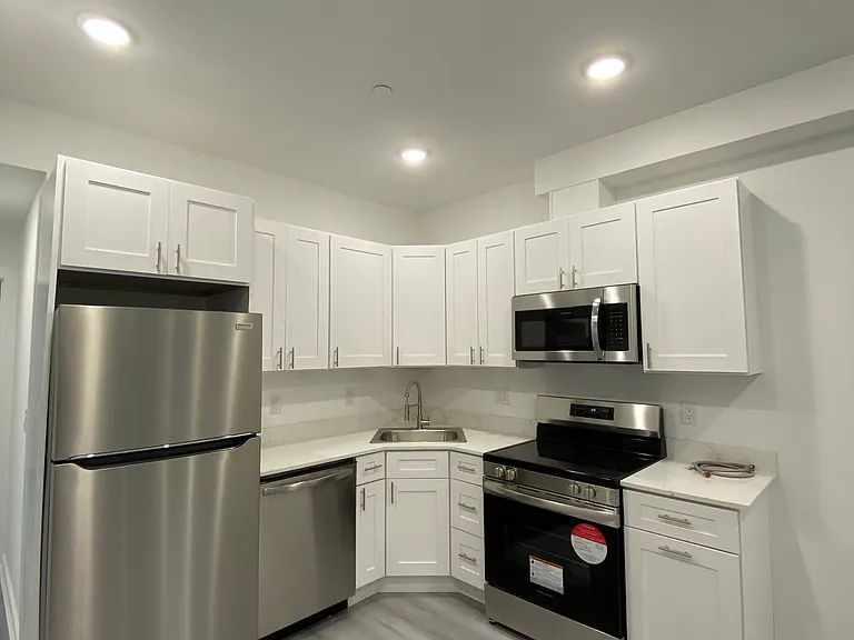 624 N 38th St #B — Photo 3