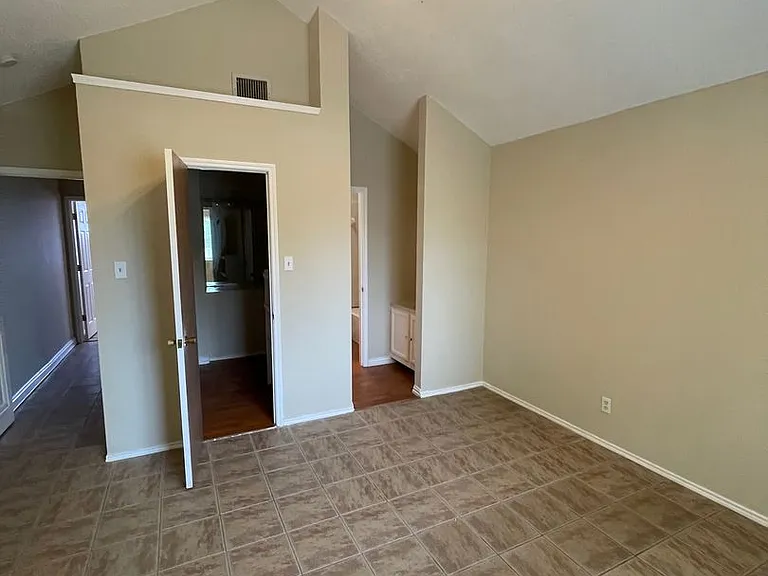 5516 Stone Meadow Ln — Photo 8