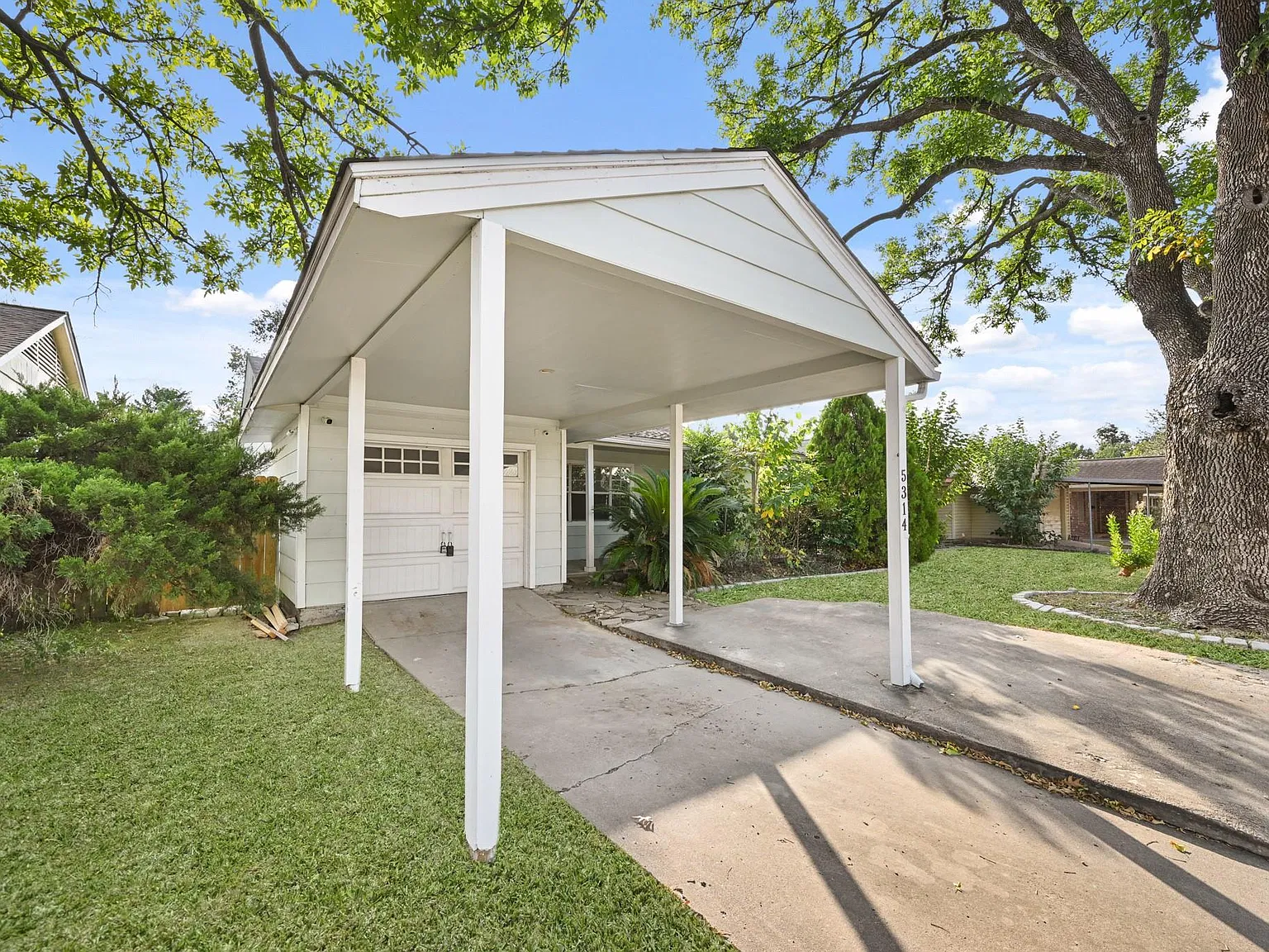 3 bed, 2.0 bath, 1776 sqft, $2,195 — Photo 3