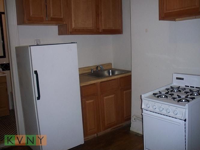 2nd image of 110 W Houston St APT 3C