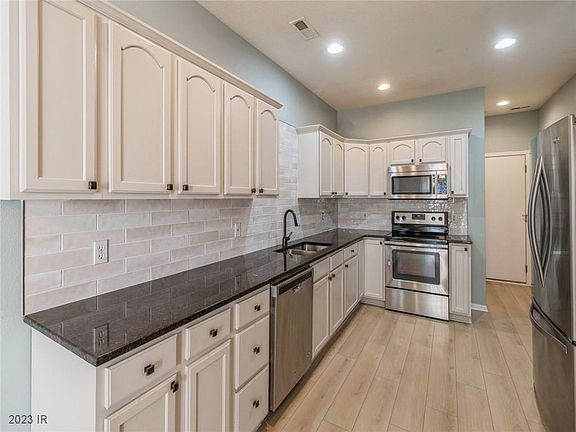 4th image of 900 67th St Unit 805