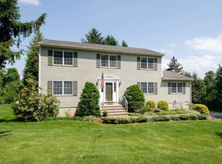 8 Bonnie Brae Ave, Granite Springs, NY 10527