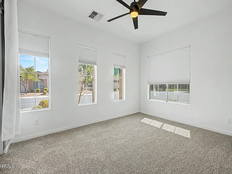 1902 E Desert Ln — Photo 29