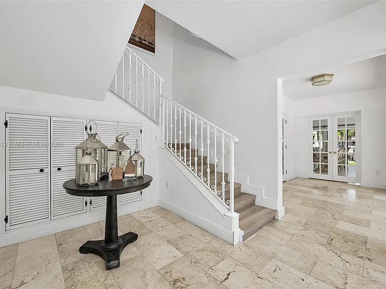 201 Knollwood Dr — Photo 25