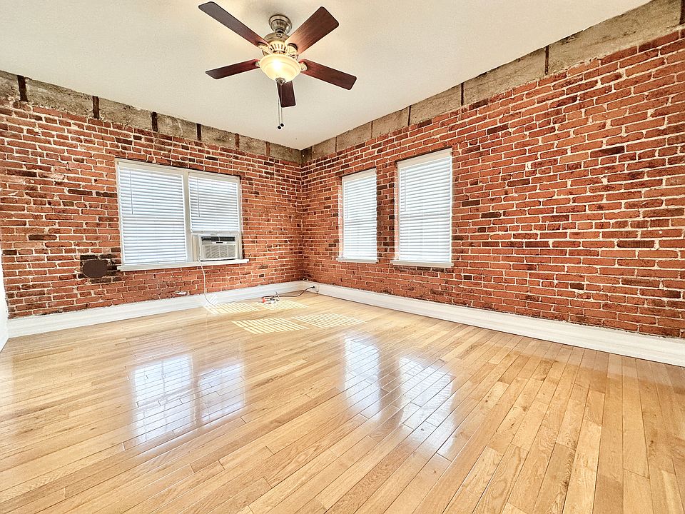1st image of 800 N Las Palmas Ave APT 403