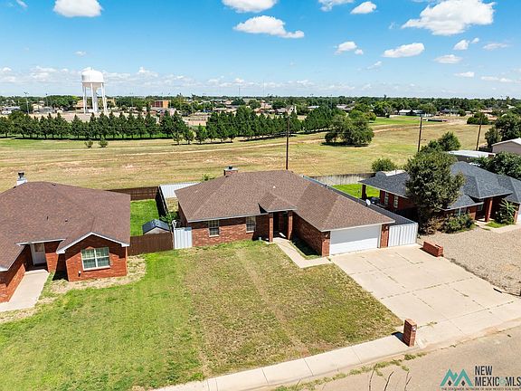 3rd image of 708 Starlite Dr